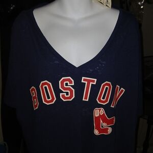 NWT Boston Red Sox V-Neck T-Shirt